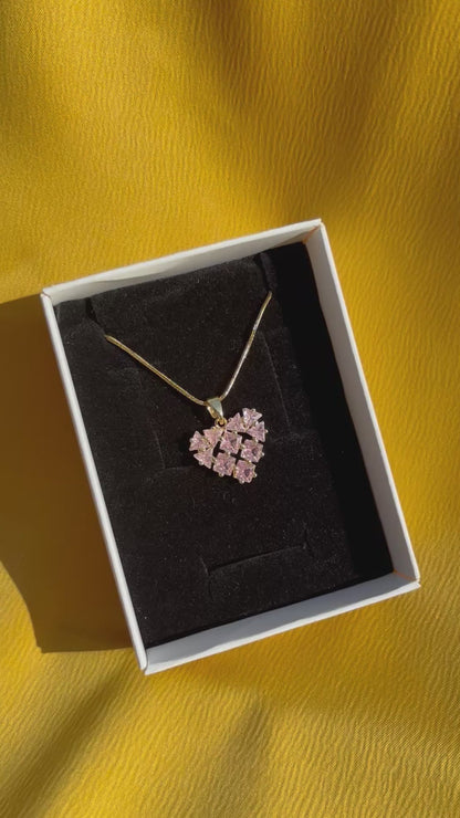Pembe Taşlı Kolye